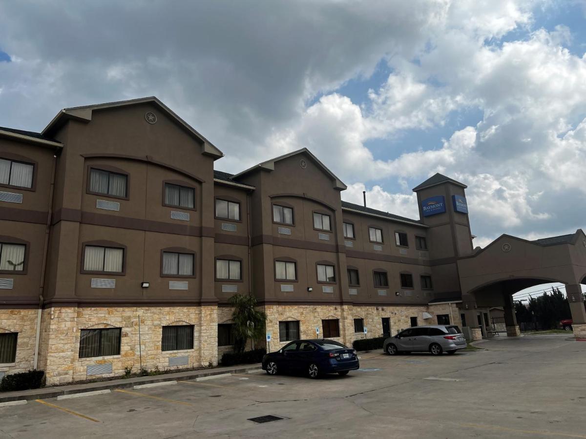 Baymont By Wyndham Cuero Hotel Exterior photo