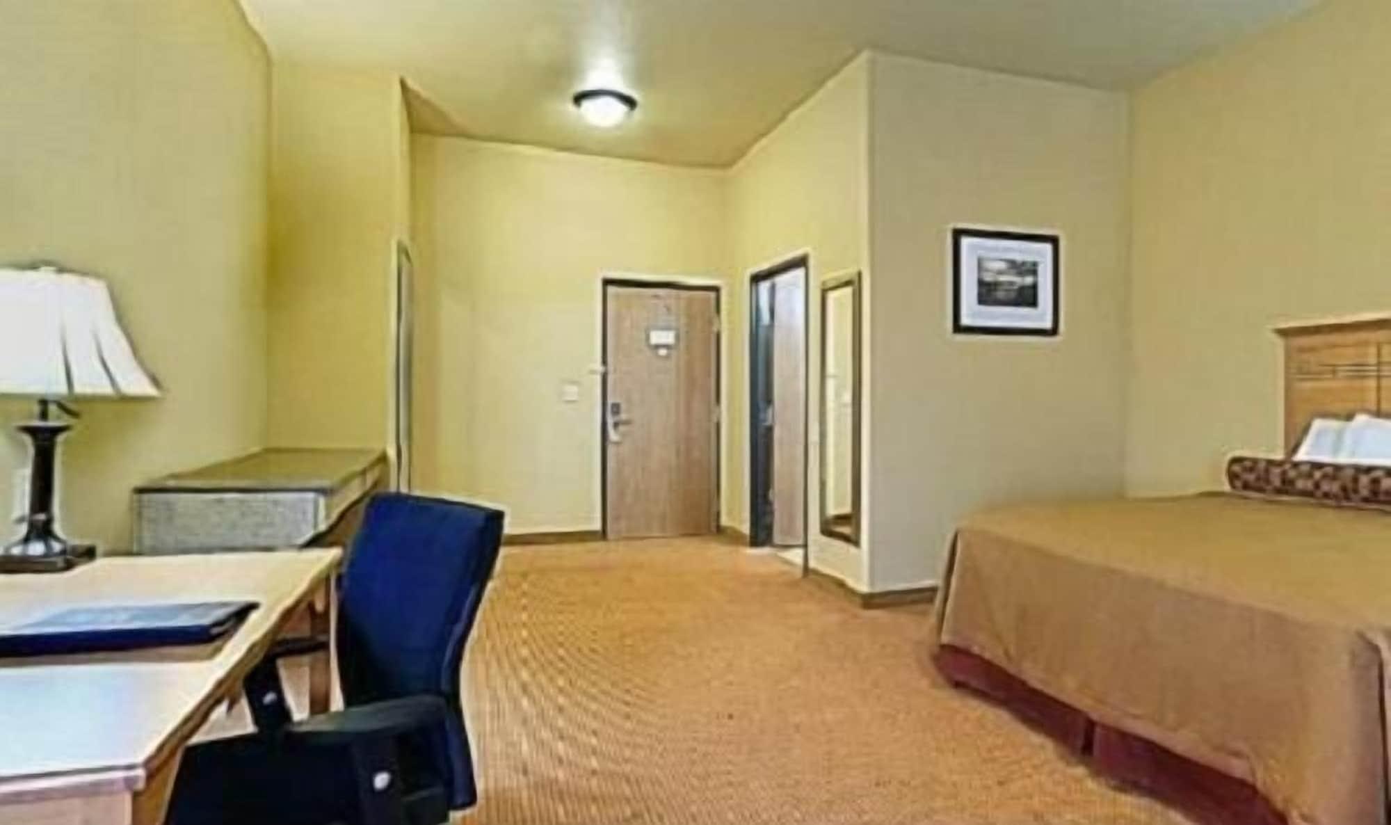 Baymont By Wyndham Cuero Hotel Exterior photo
